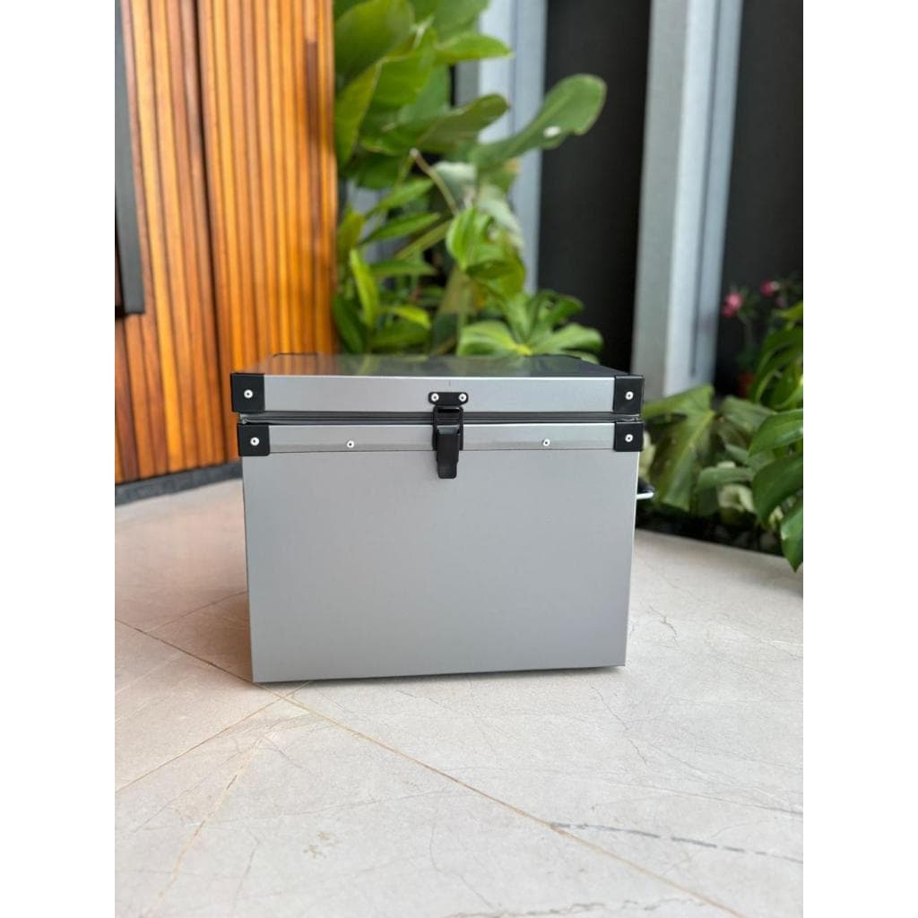 Caixa Térmica Cooler 35  litros Aço Galvanizado Duravel e Resistente - PolarBox