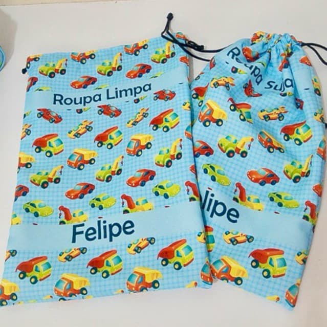 Kit com 2 saqunhos roupa suja, 1 saquinho roupa limpa, 1 saquinho sapato, 1 necessaire higiene bucal