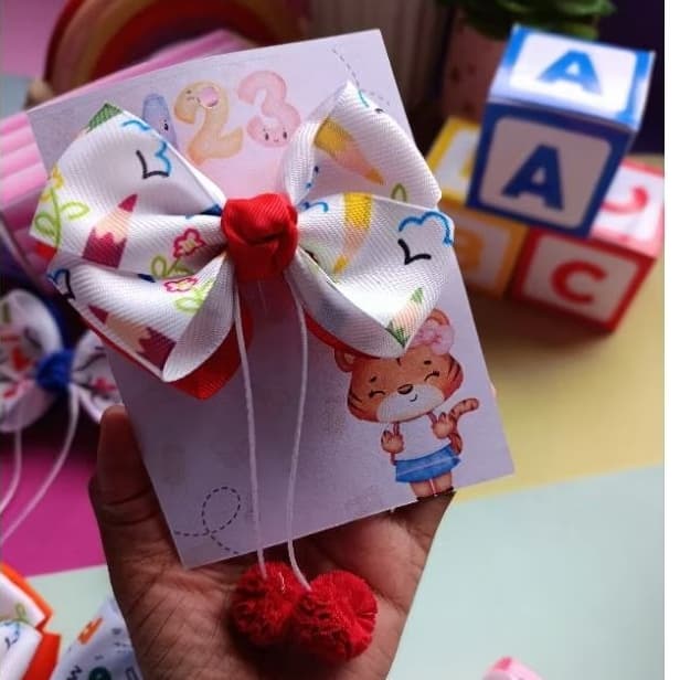 Laço com tererê escolar/laço escolar médio/laço personalizado escola/bico de pato /kit laços escolares