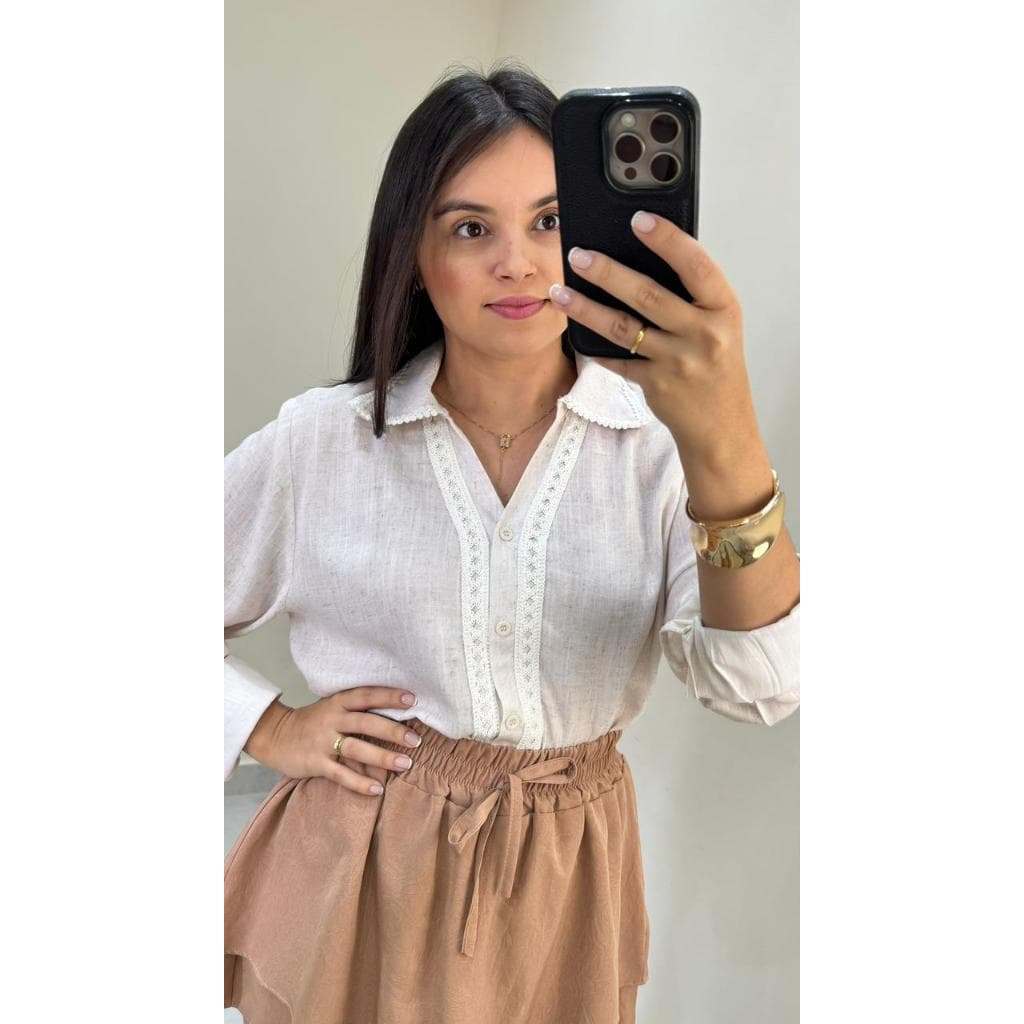 CAMISA DE LINHO MANGA LONGA COM BOTÕES E RENDA FABIOLA