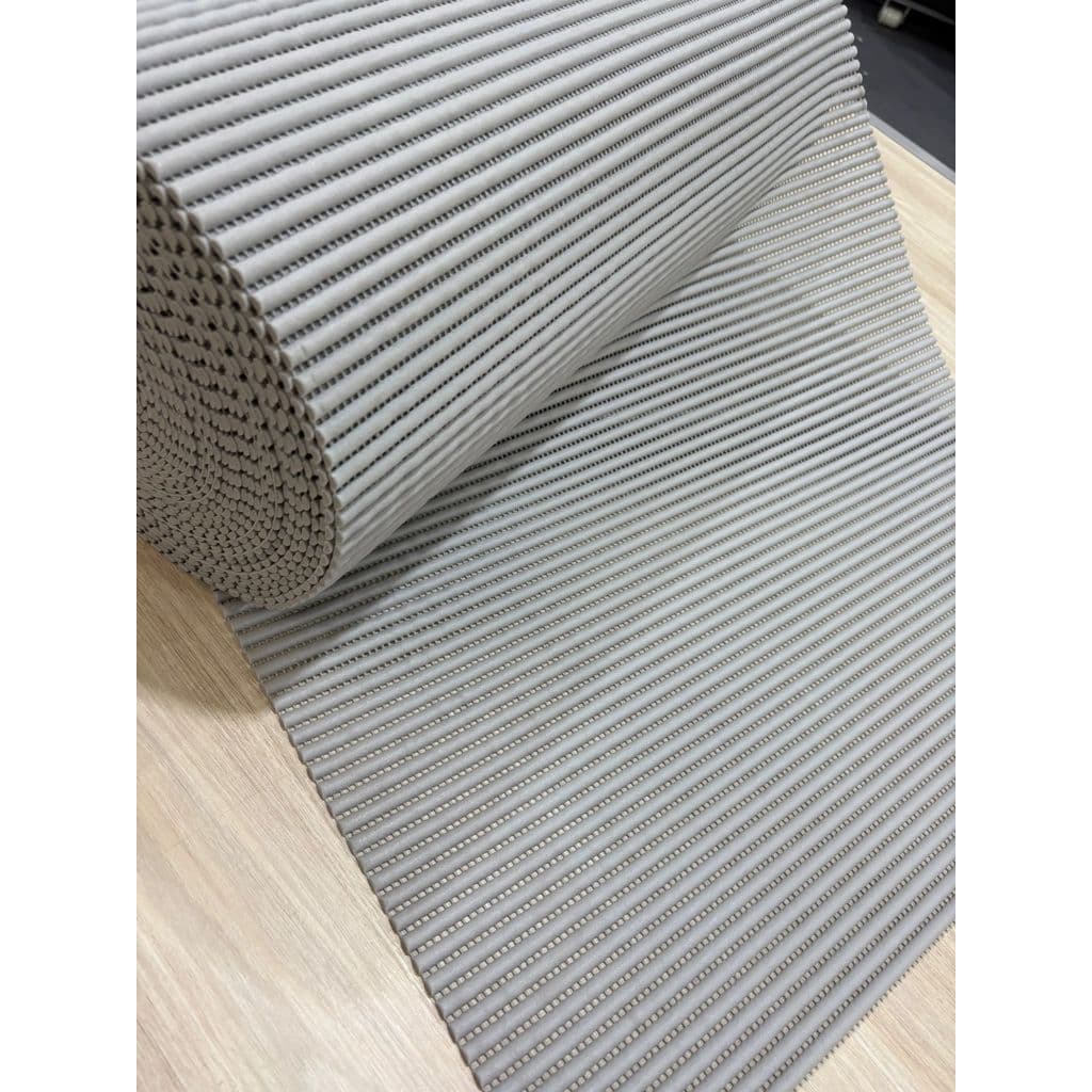 Passadeira Emborrachada Antiderrapante 65cm Largura, Cor Cinza, ideal para ioga, pilates, fisioterapia e exercícios