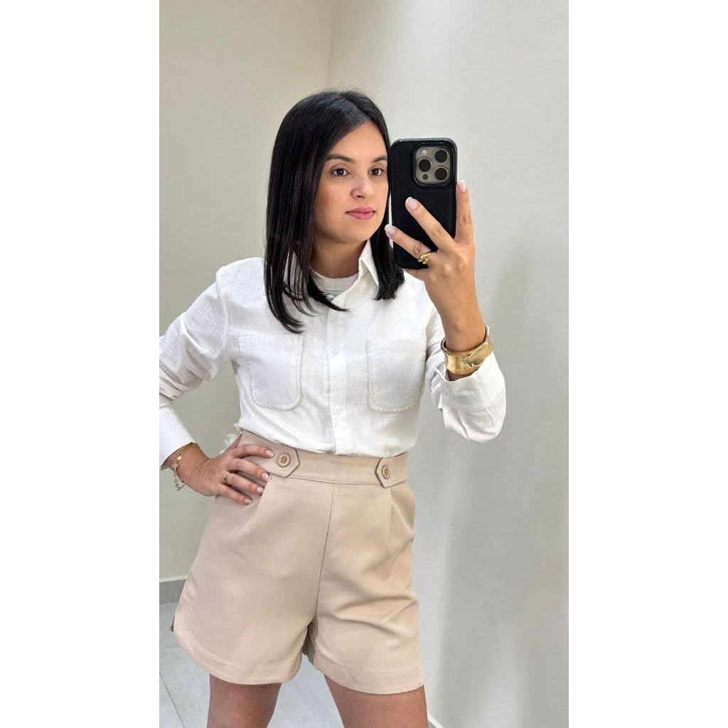 Camisa Agata com bolso bordado e botões
