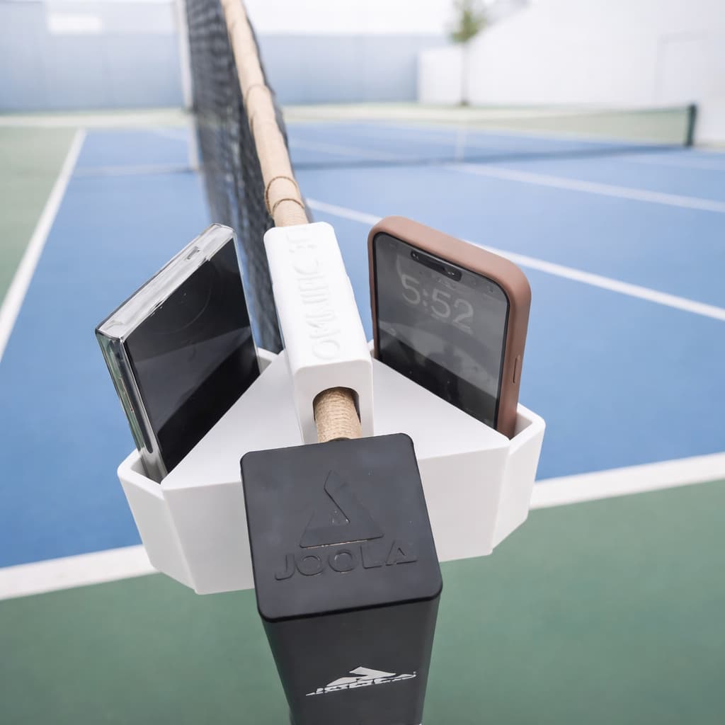 Suporte Para Celular Em Quadra De Tênis E Pickleball