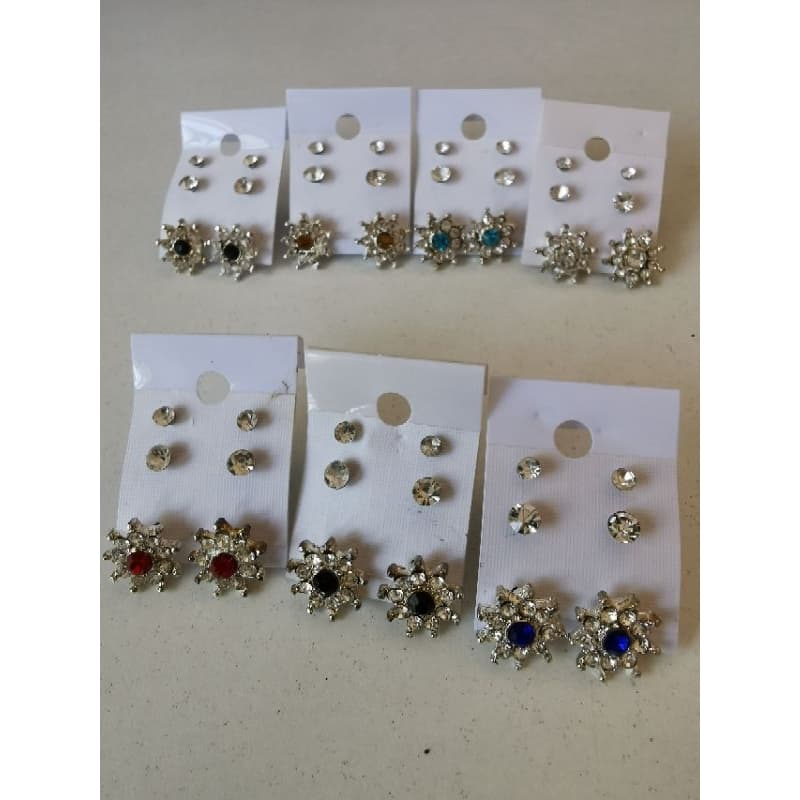 ⭐ KIT 3 Pares Brincos Ponto de Luz + Flor de Strass Luxo Delicado O brilho se Espalha em Pétalas B23600070-12 Prateado