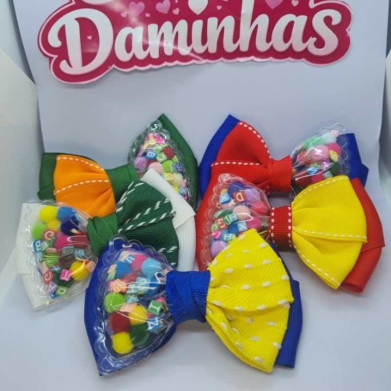 LAÇO INFANTIL PISCINA/ VOLTA ÀS AULAS. APLIQUES DE POMPOM E MINI LETRAS. LAÇO ESCOLAR PARA MENINAS. ENVIO IMEDIATO!