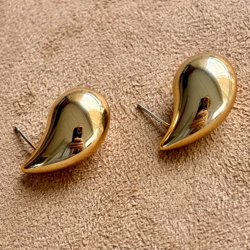 Brinco Gota D’Água Médio Liso Dourado ou Prateado Elegante Tendência 2cm