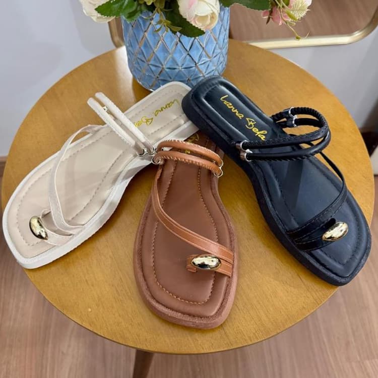 Sandália Feminina Flat Papete com pedrinha no dedo e com tiras Calce fácil REF 257