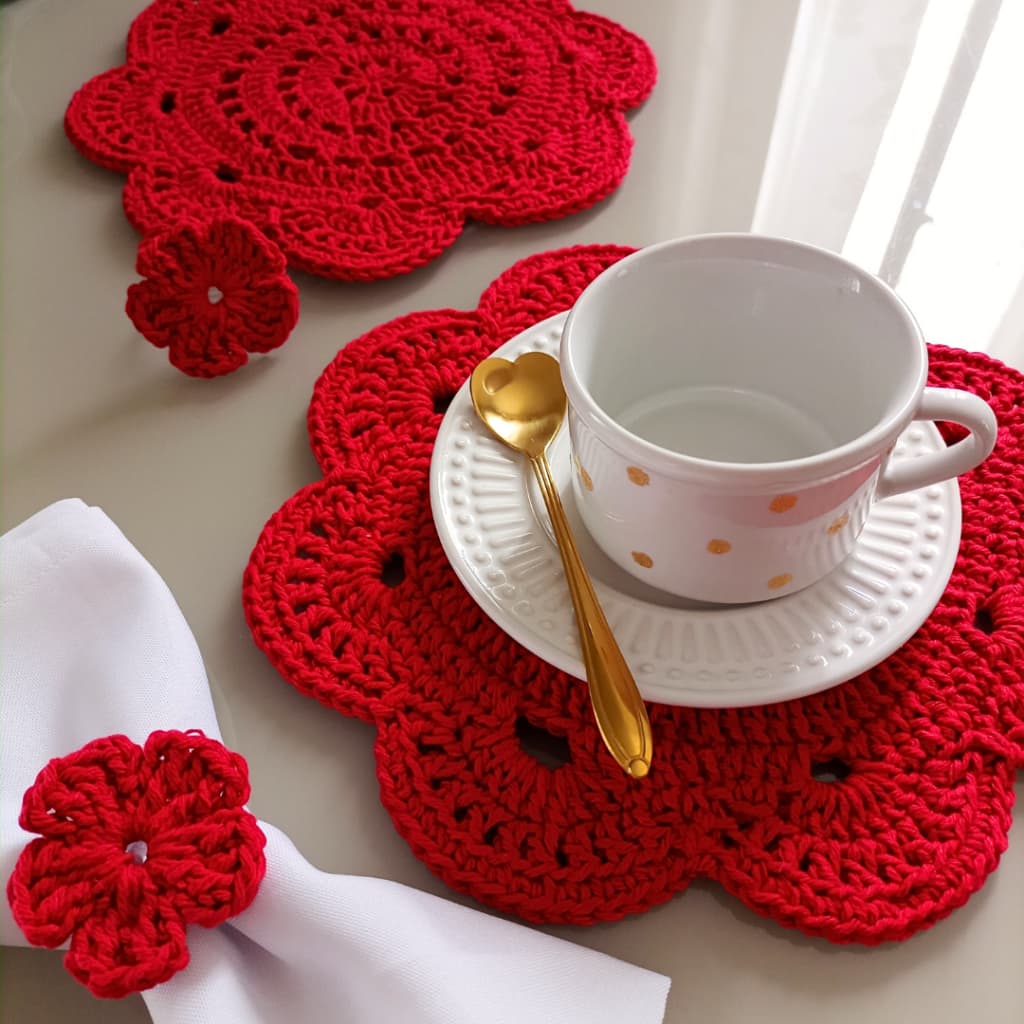 Mini Sousplat para café 2 peças 24cm Mini jogo americano vermelho para café chá ou lanche/ descanso de panela em crochê