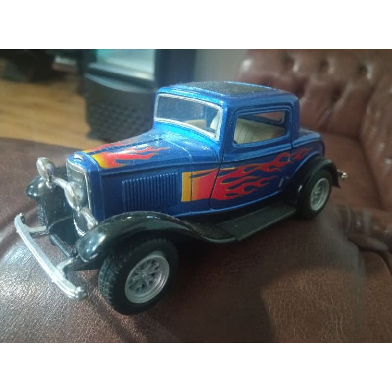Miniatura de metal anos 50 !