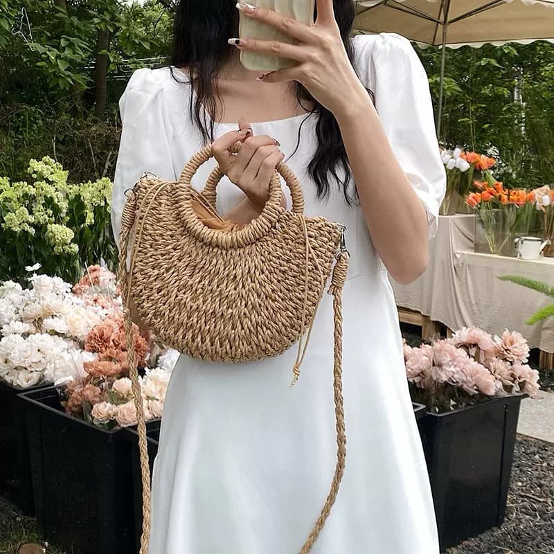 Bolsa feminina de palha praia verão lua pequena com alça transversal