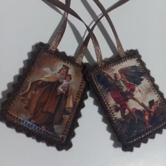 Escapulario São Miguel, Quem como Deus, Nossa Senhora do Carmo.