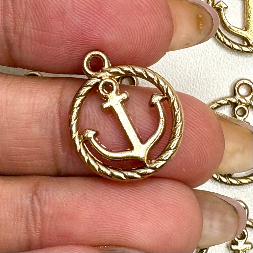 Kit 10 Pingentes Âncora em Metal Dourado ou Prata para Personalizados de Luxo Chaveiros Pulseiras