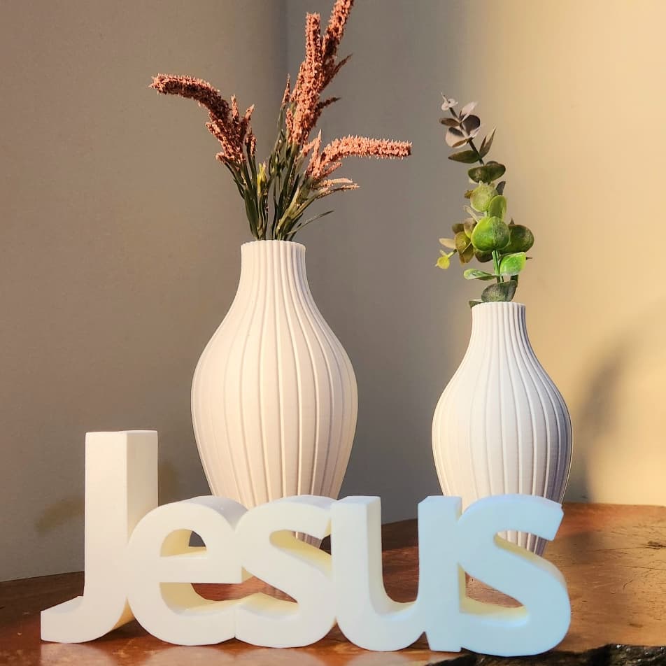 Enfeite Letreiro Jesus com Vasos Ondas– Decoração de Mesa Rack e Sala, Elegante e Moderno