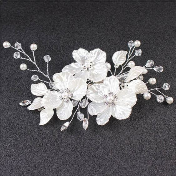 Enfeite Cabelo Noiva Estilo Coreano Feito a Mão com Flores e pétalas