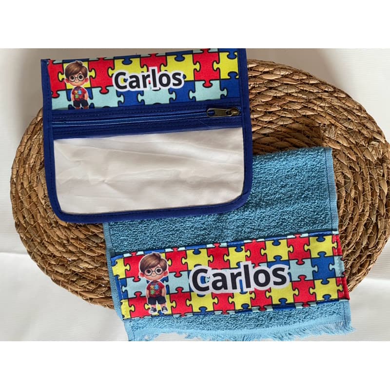 kit necessaire higiene e toalhinha de boca personalizado com nome e tema que desejar