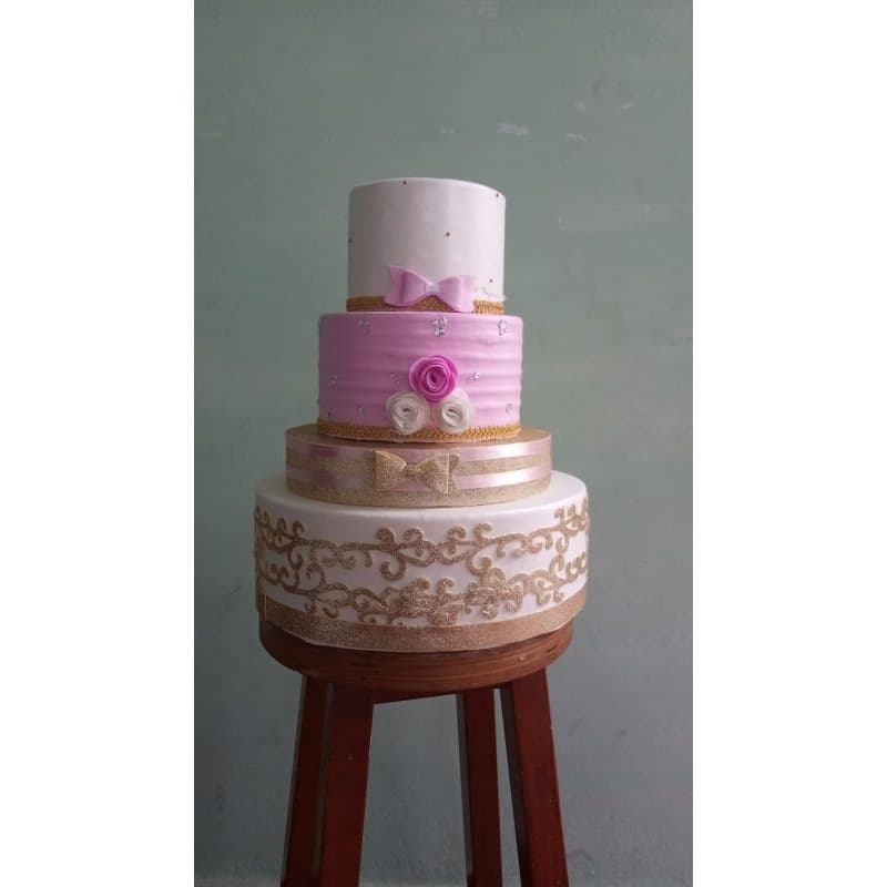 Bolo fake rosa com glitter diamente e base menor