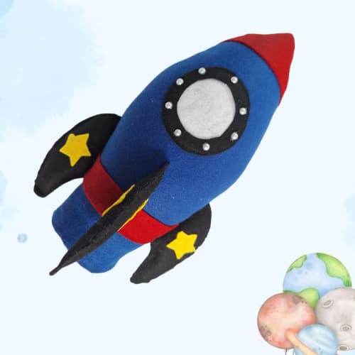 Foguete em Feltro Artesanal Decorativo – 29 cm, pelucia, brinquedo, decoração