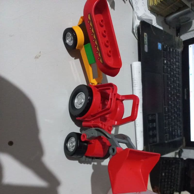 brinqedo lego trator e com a carrocinha lego 30cm comp X 9cm alt