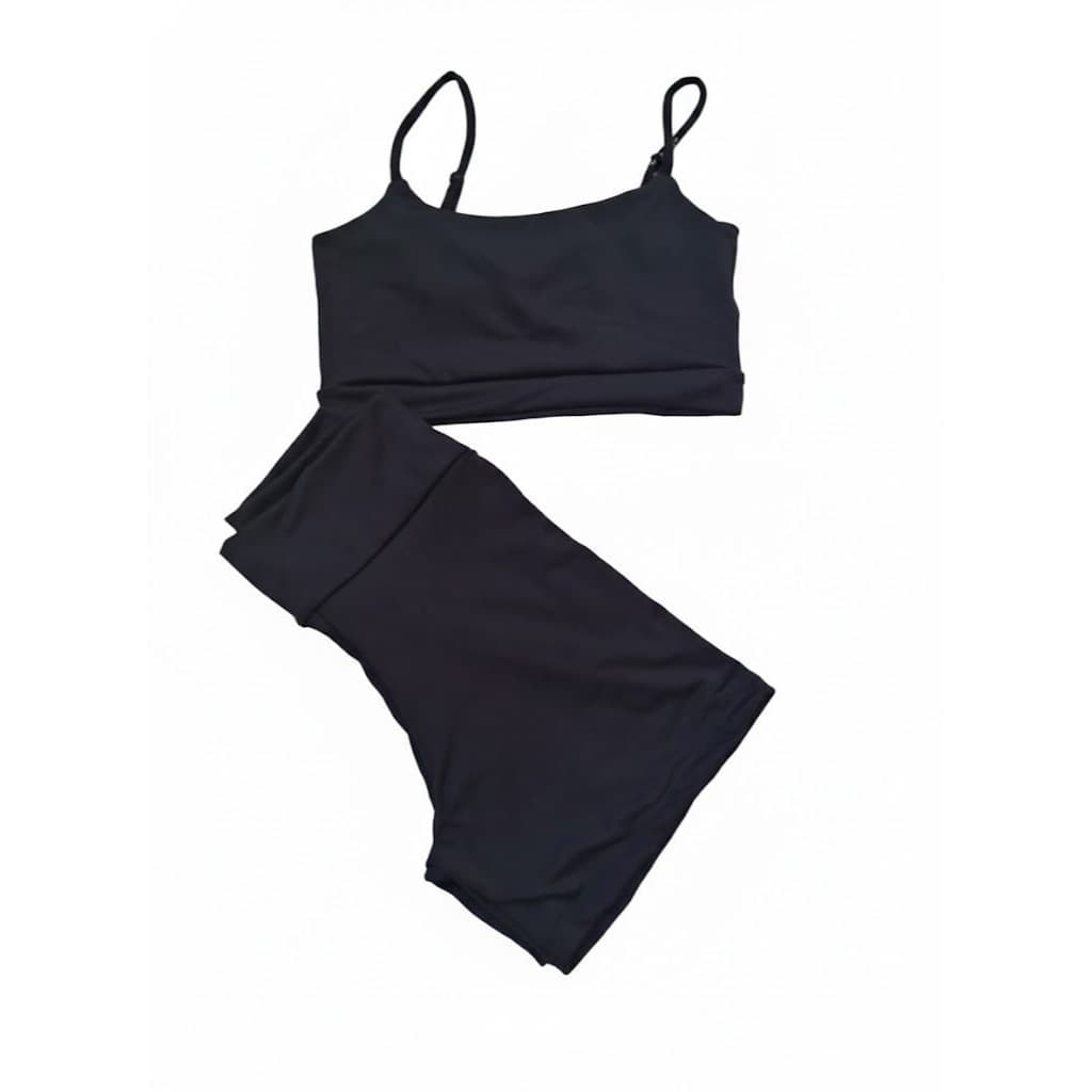 Conjunto fitness feminino top e short legging na cor preta