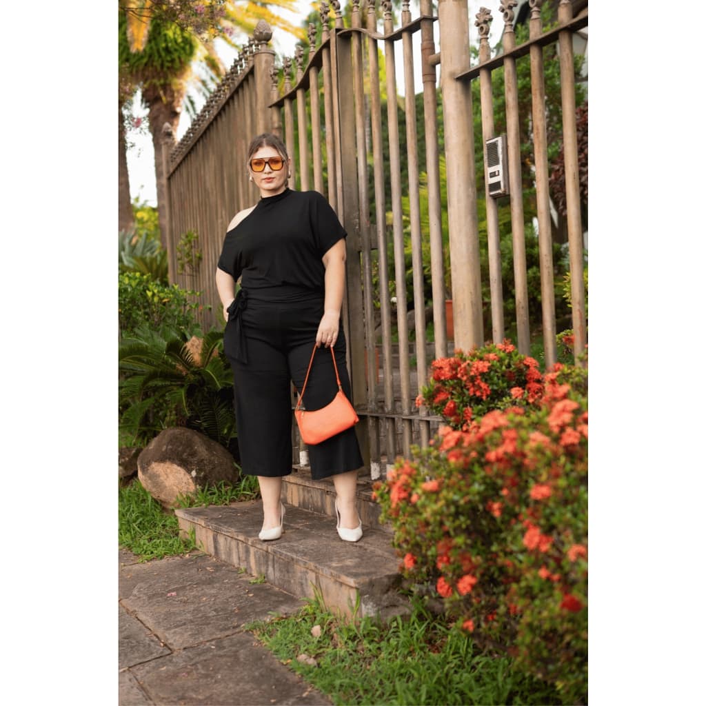 Conjunto  Feminino Plus Size Calça Pantacourt com Forro e Blusa Choker