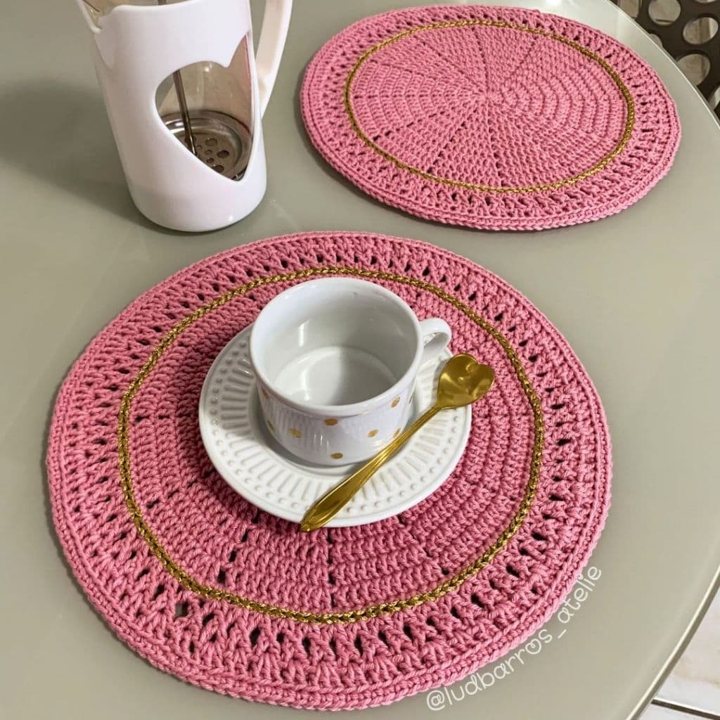 Jogo com 2 peças de sousplat para café 29cm sousplat em crochê 100% algodão cor Rosê com dourado souplat para café e chá