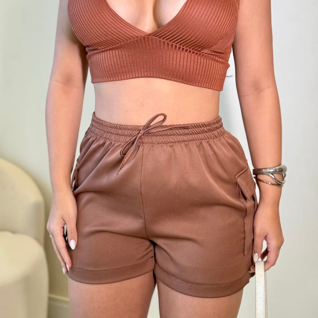 Short Cargo Alfaiataria Feminino Bolso Lateral Cintura Alta Elastico  Na Cintura