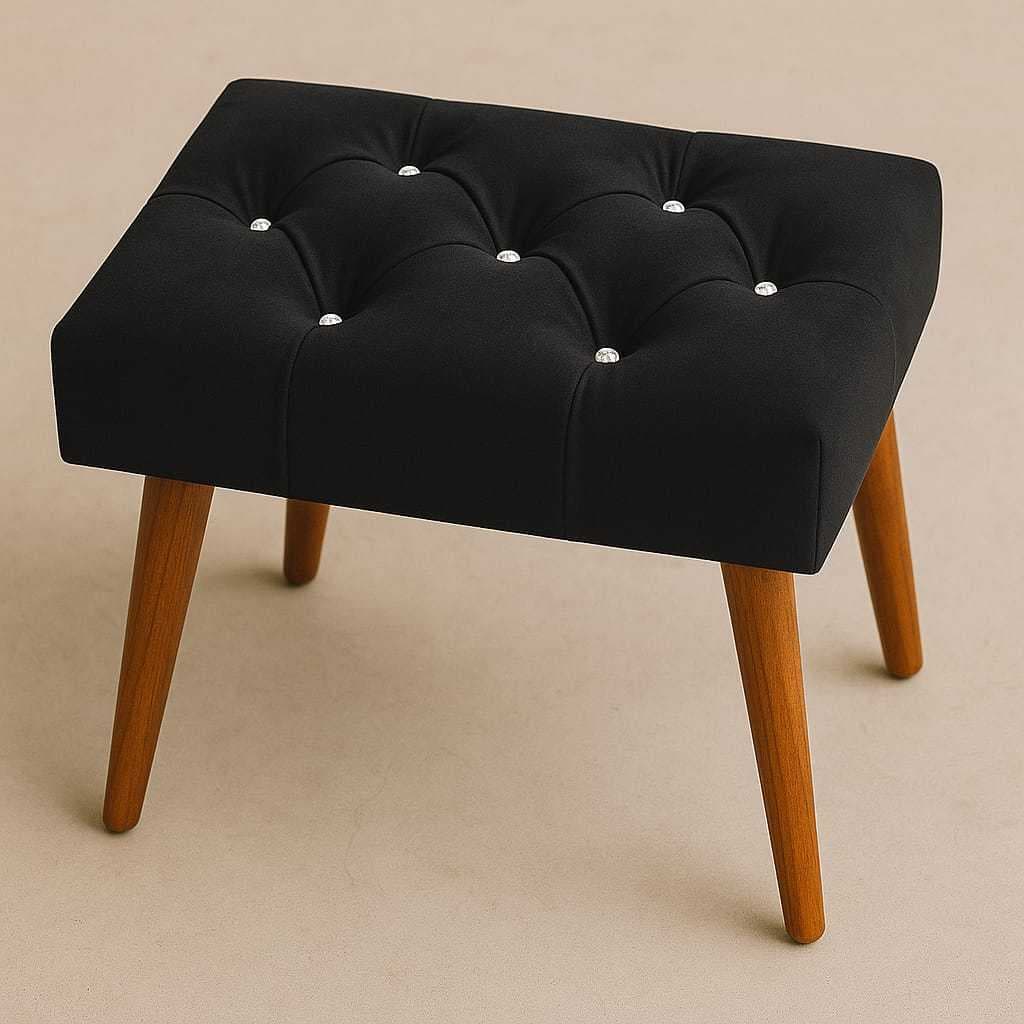 Banqueta Vitoria Decorativa Tecido Sued Pé madeira 44x35x40 Espuma 4 cm