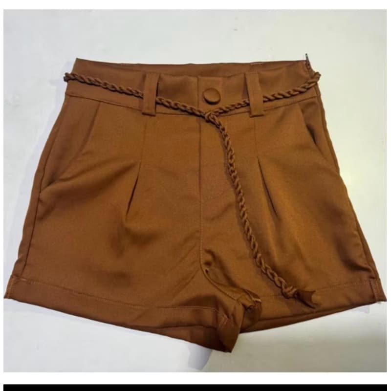short feminino alfaiataria social com cinto de cordão e bolso
