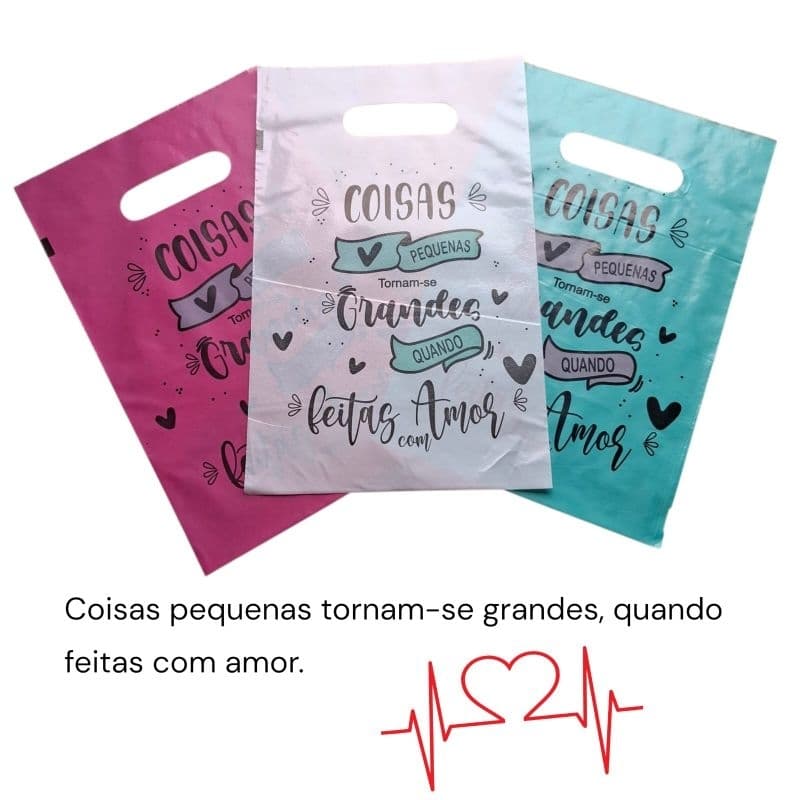 Kit Sacolas boca de palhaço com frase: Feitas com amor, com 25 unidades. 20x30,30x40, 40x50