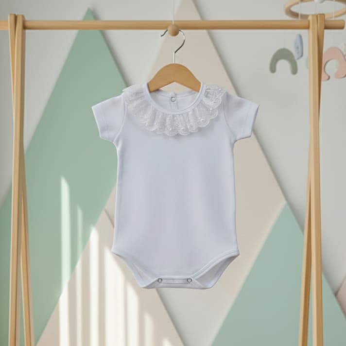 Body Bebê Menina Manga Curta com Renda Branca 100% Algodão Fresco Infantil Luxo