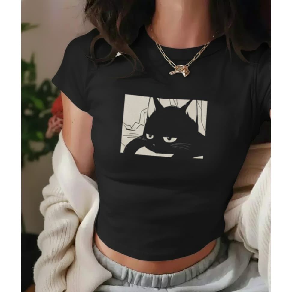 Baby Tee Branca Gato Sério | Estampa Minimalista Baby Look Feminina Estilosa Confortável