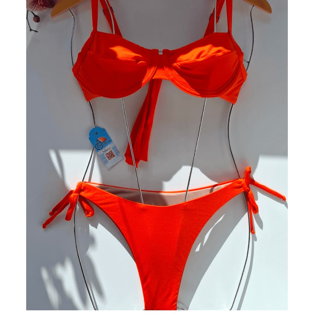 Biquíni top meia taça sem bojo mais calcinha tanga lacinho bum bum tradicional.