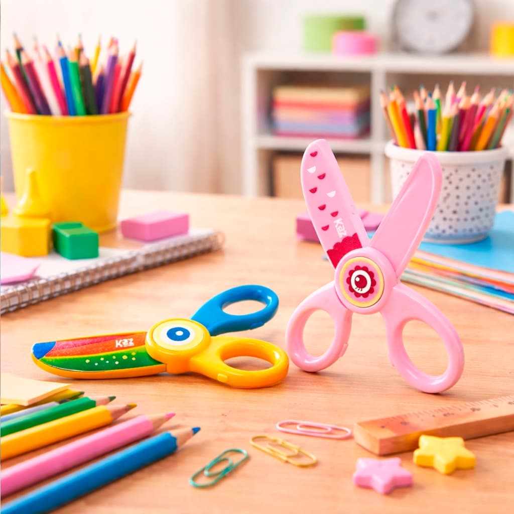 Tesoura Escolar Infantil 13cm Kids Para Massinha Modelar Papel Voltas As Aulas