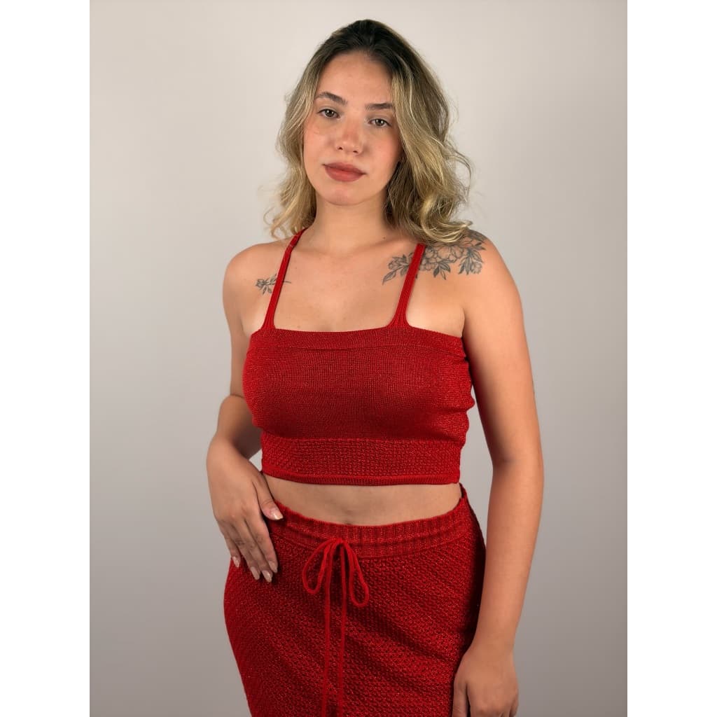 Conjunto Crochê Vermelho Saia Midi Fenda Lateral Forro Duplo Com Amarração + Cropped de Alcinha