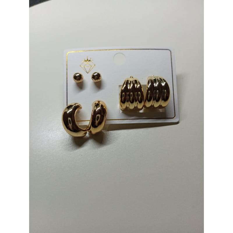 3 PARES DE BRINCOS FOLHEADOS A OURO 18 K COM PINO.
