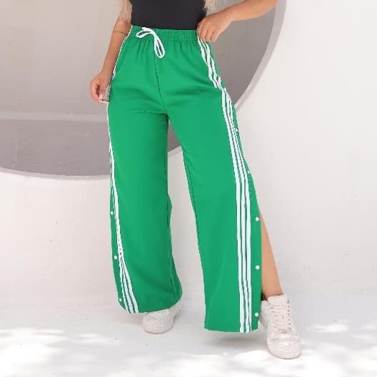 Calça Feminina Pantalona Com Listras Laterais Andressa Esportiva COPA DO MUNDO com Botões Laterais