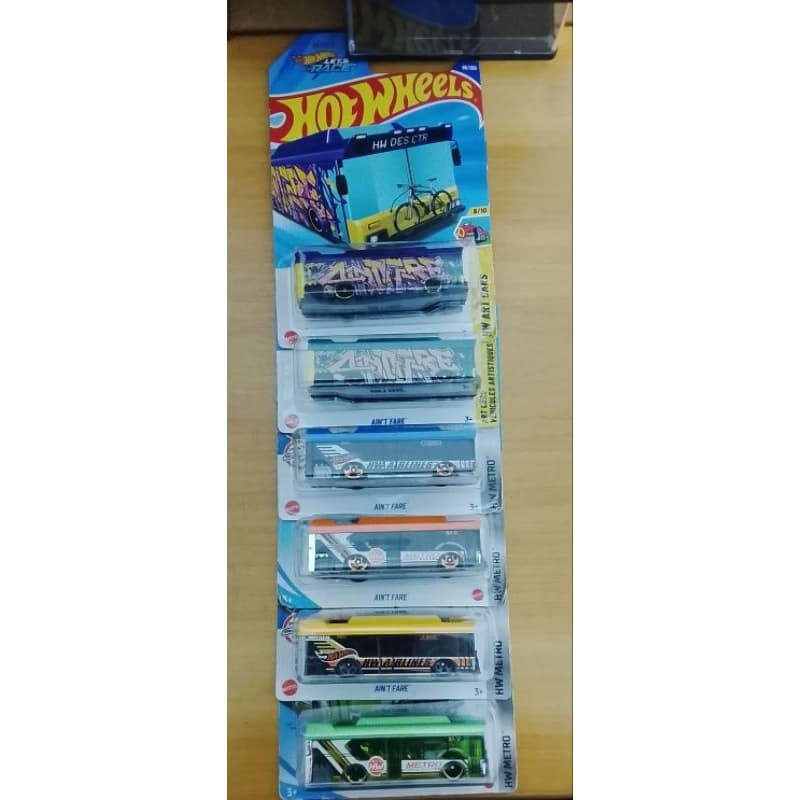 miniaturas de ônibus hot Wheels leia descrição