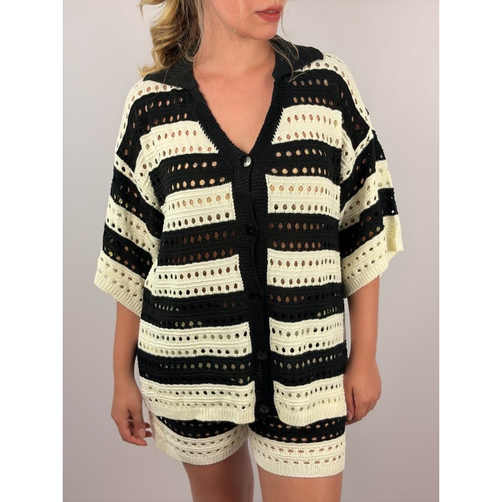 Conjunto Crochê Listrado Camisa Polo Oversized com Botão + Short Forro duplo