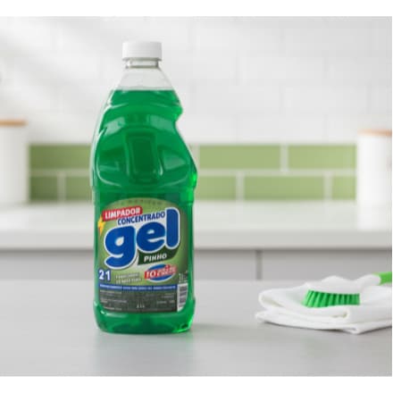 Limpador Pinho Gel 2L Fuzetto Pisos Banheiros Bancadas Cozinha