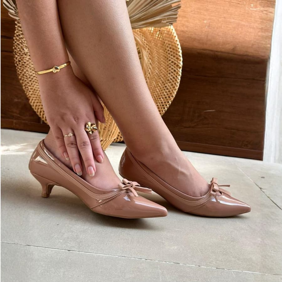 Scarpin Feminino  Verniz com Laço – Salto Baixo 3cm Confortável e Elegante com Listra