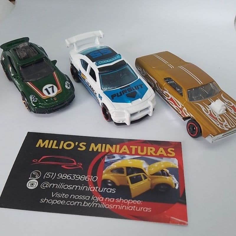 Miniatura Carrinho Hot Wheels Matchbox e Candide