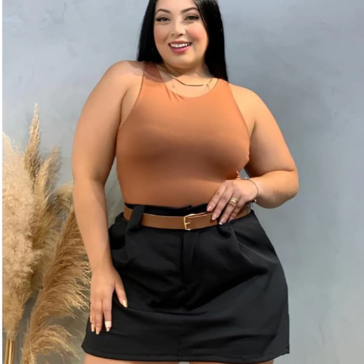 Short Saia Alfaiataria Pluz Size c/ Cinto
