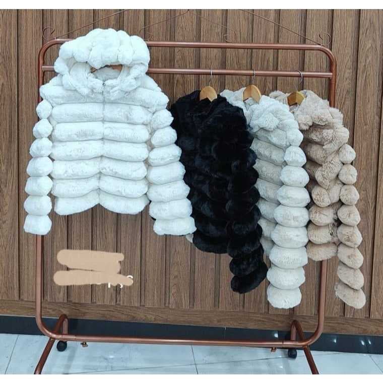 Jaqueta Puffer Feminina Teddy  Pelúcida  forrada por dentro Inverno Pelinhos com capuz removível