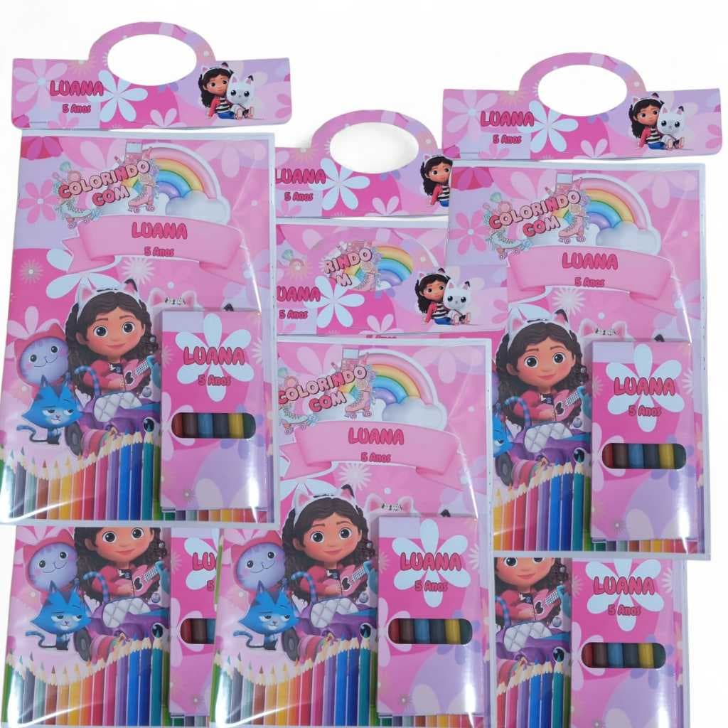 Kit REVISTINHA de Colorir com Giz de Cera Personalizado - FESTAS E LEMBRANCINHAS - A CASA MÁGICA DA GABBY - GABY