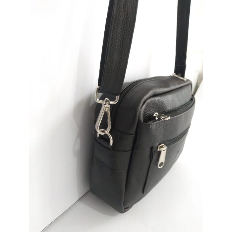 Bolsa Feminina em couro com alça transversal