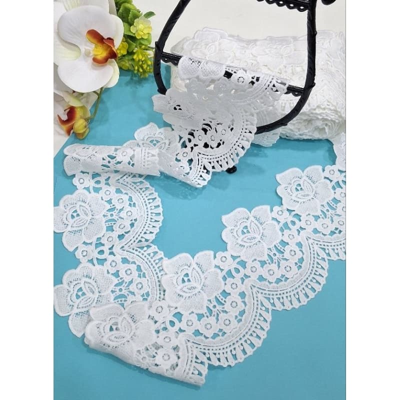 Renda Guipir Flor com Véu Aplicação Artesanato Decoração Off White Fosco Largura 10 cm Fita Larga 10 jardas