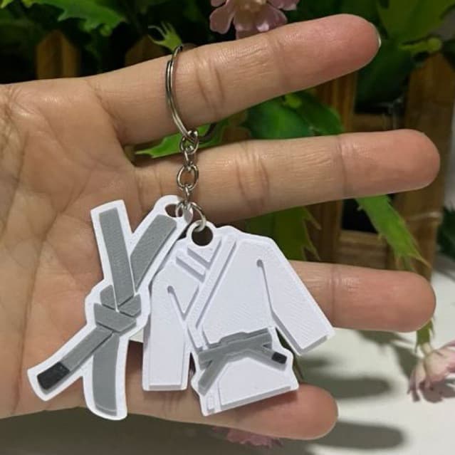 Dupla de chaveirinho mini kimono e faixa personalizado jiu-jitsu, karatê, judô