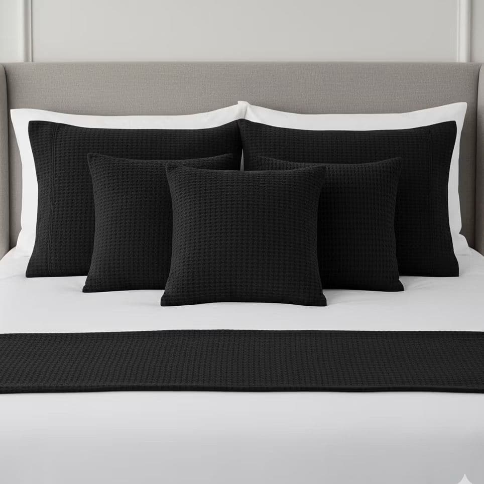 Kit Cama Posta Super King Piquet Liso Premium 5 Peças – Peseira Decorativa Grande + 2 Porta Travesseiros + 2 Capas