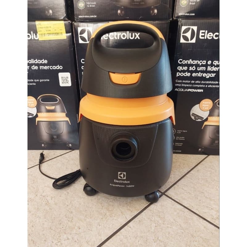 Aspirador de Pó e Água Electrolux 1400W Acqua Power Preto e Amarelo AQP20 127V