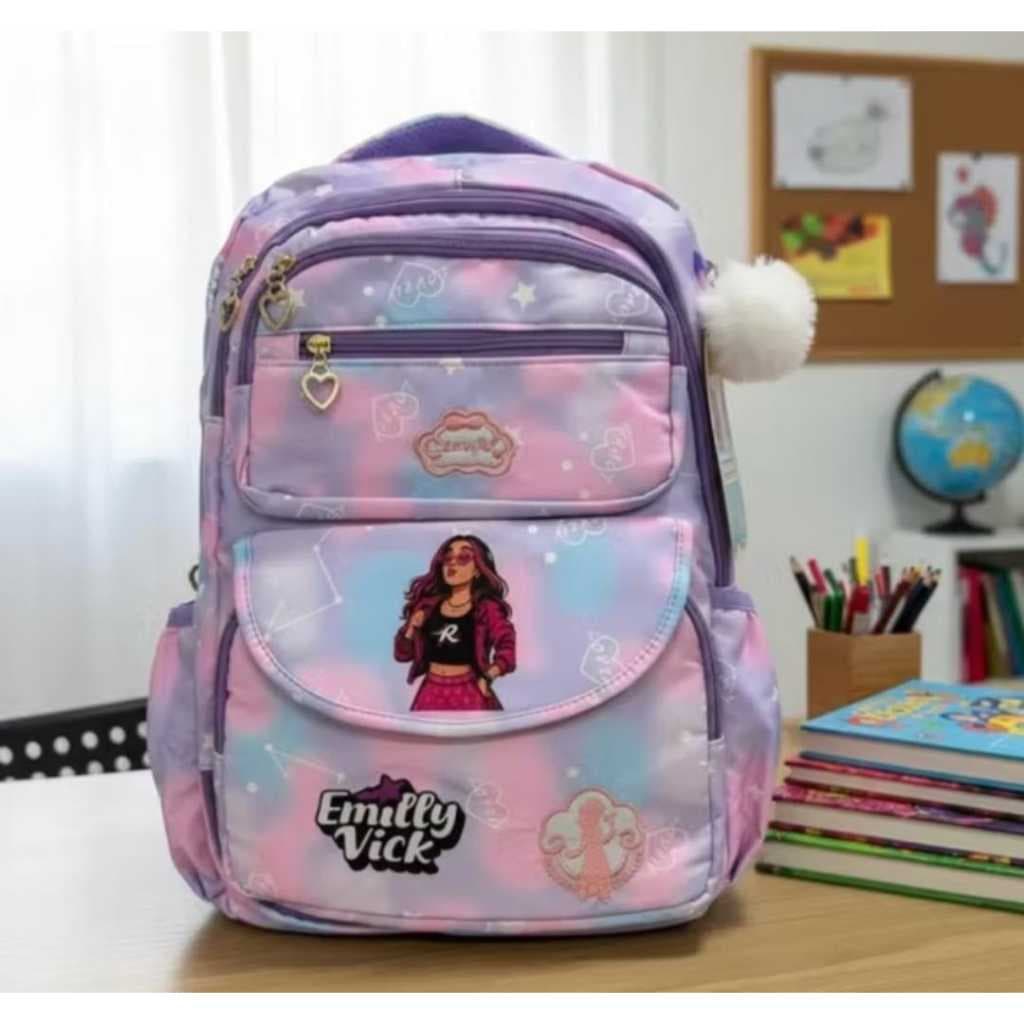 Mochila  Juvenil inspirado em Emilly vick impermeável grande e possuí 1 chaveiro aleatorio